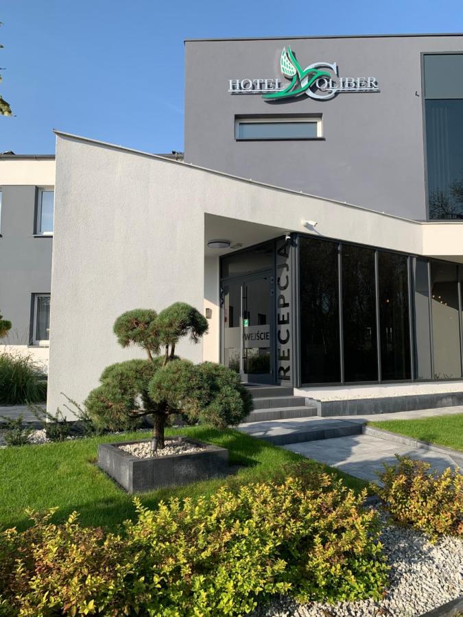 Hotel Coliber Klobuck Exteriör bild