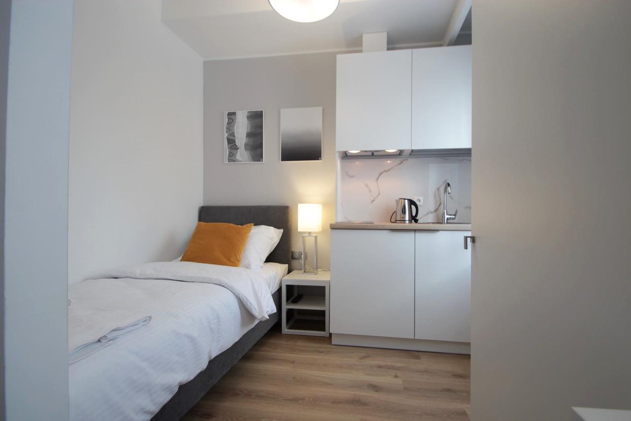 Hotel Coliber Klobuck Exteriör bild